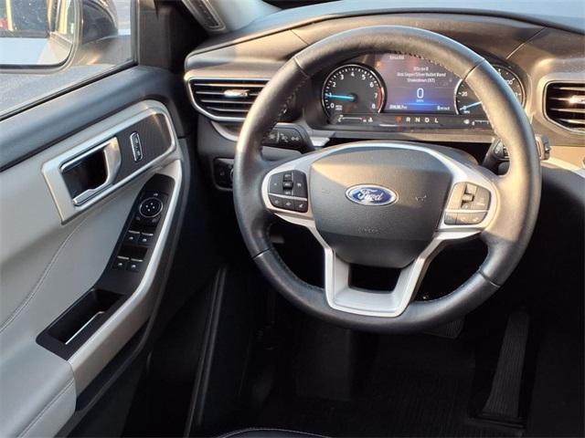 Photo of 2023 Iconic Silver Metallic Ford Explorer