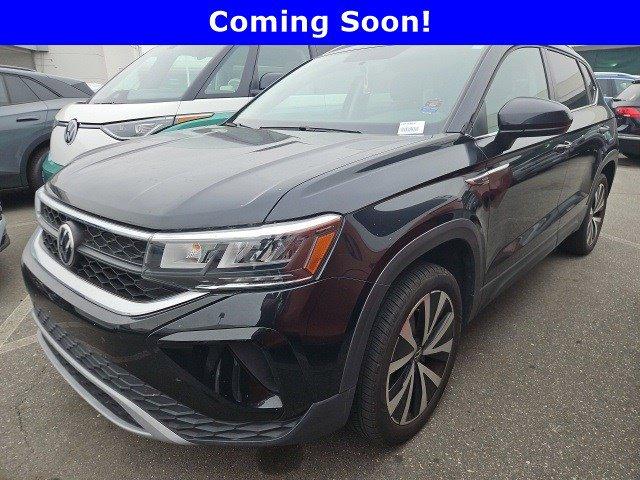 Photo of 2022 Deep Black Pearl Effect Volkswagen Taos