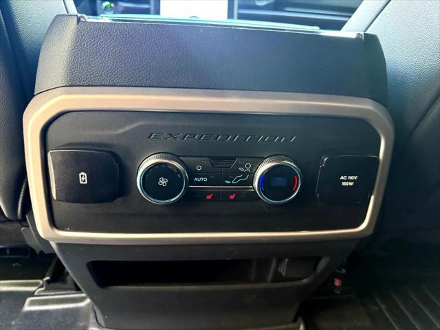Photo of 2022 White Ford Expedition