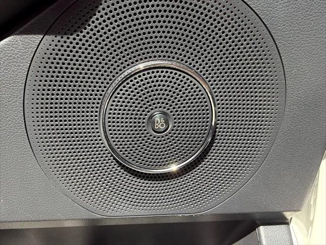 Photo of 2022 White Ford Expedition