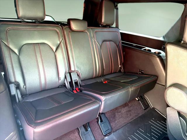 Photo of 2022 White Ford Expedition