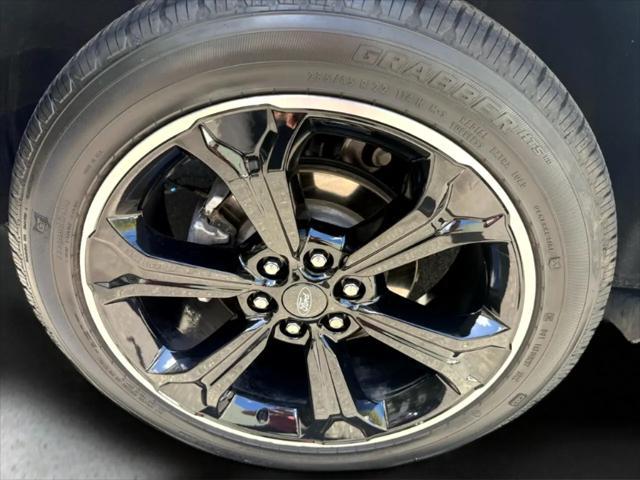 Photo of 2022 White Ford Expedition