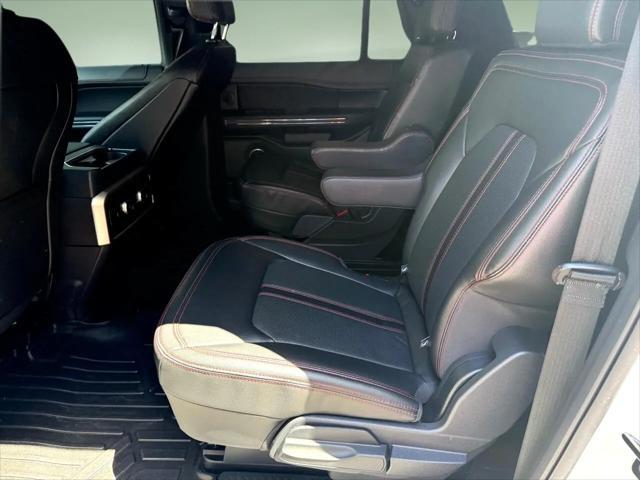 Photo of 2022 White Ford Expedition