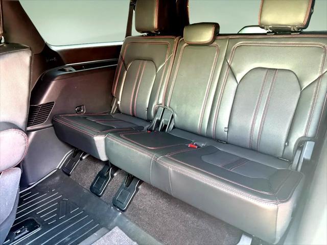 Photo of 2022 White Ford Expedition