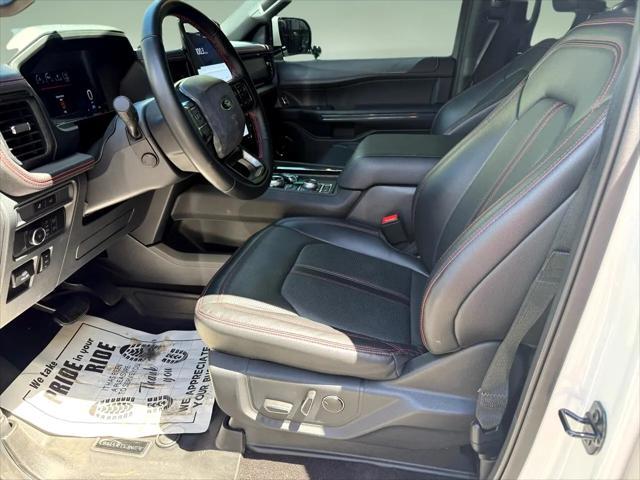 Photo of 2022 White Ford Expedition