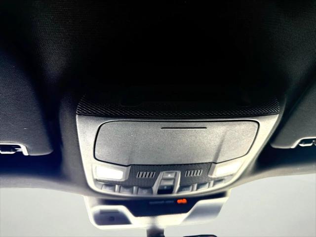 Photo of 2022 White Ford Expedition