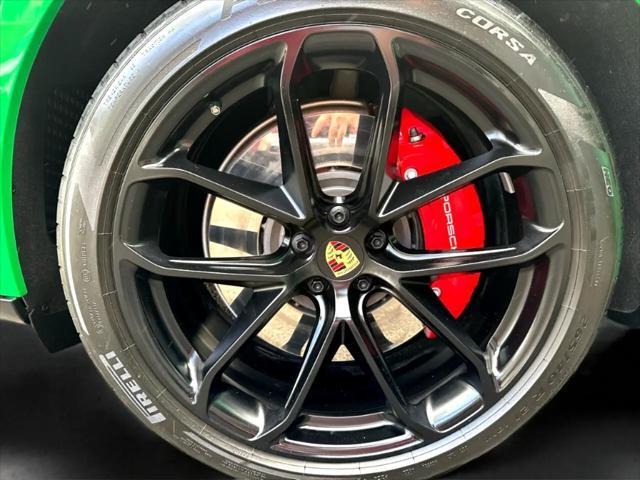 Photo of 2023 Green Porsche Macan