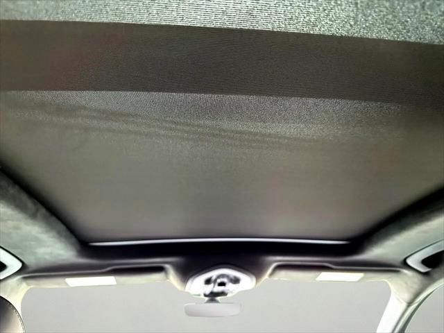 Photo of 2023 Green Porsche Macan