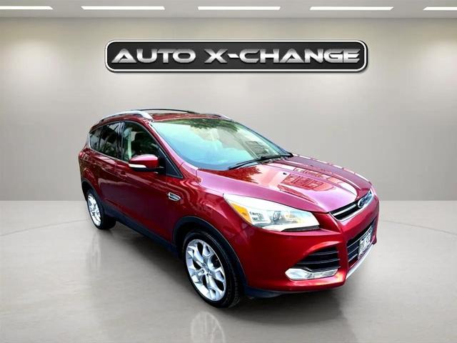 Photo of 2013 Burgundy Ford Escape