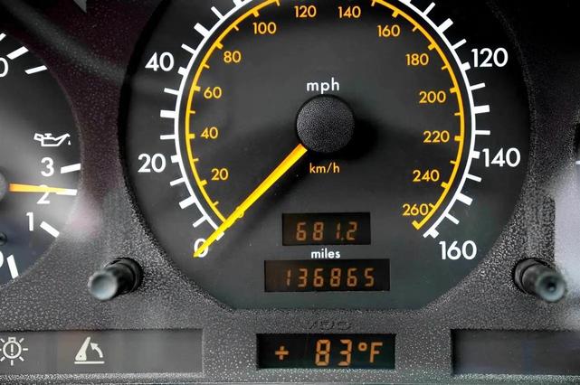 Photo of 1991 Red Mercedes-Benz SL-Class