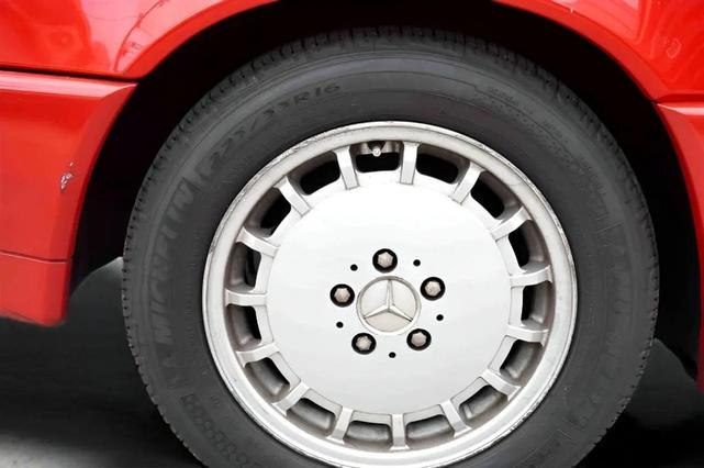 Photo of 1991 Red Mercedes-Benz SL-Class