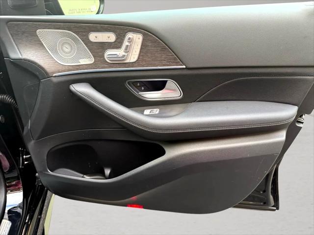 Photo of 2024 Black Mercedes-Benz GLS 450