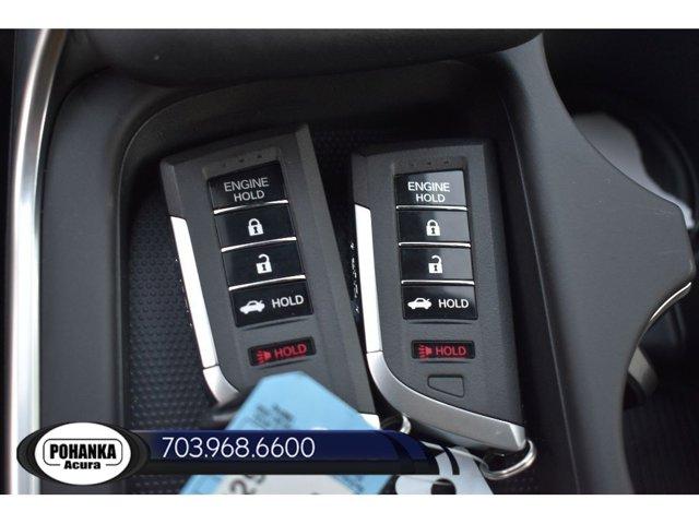 Photo of 2025 Platinum White Pearl Acura TLX