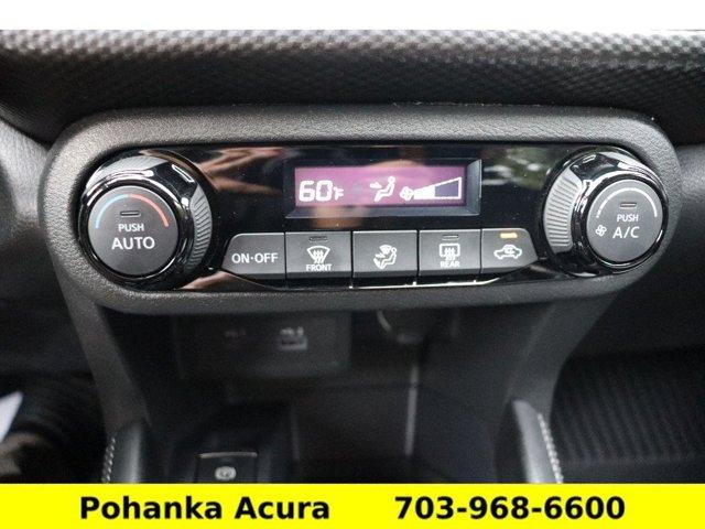 Photo of 2021 Super Black Nissan Kicks