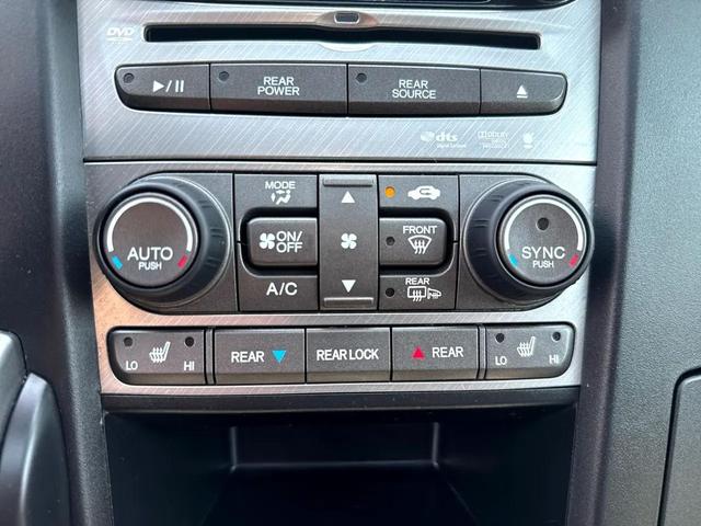 Photo of 2013 White Honda Pilot