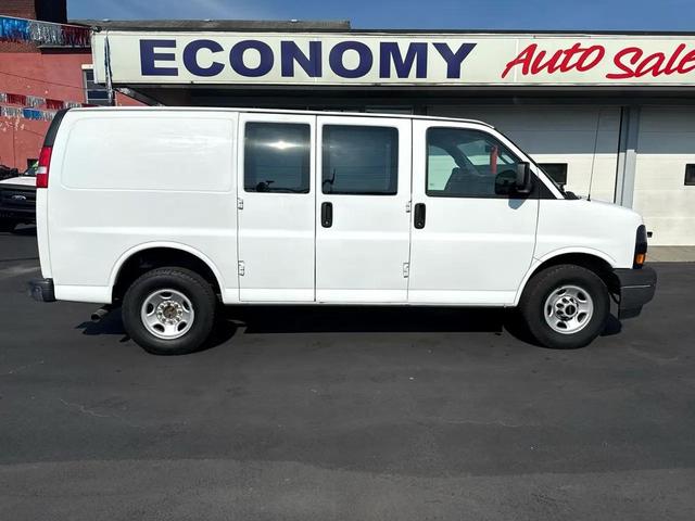 Photo of 2018 White GMC Savana 2500