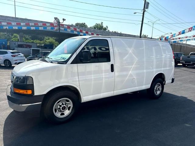 Photo of 2018 White GMC Savana 2500