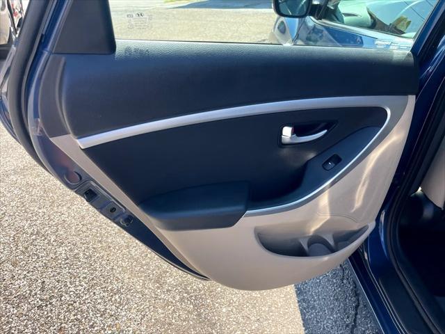 Photo of 2016 Blue Hyundai Elantra GT