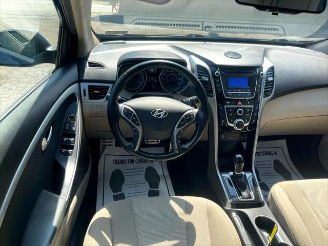 Photo of 2016 Blue Hyundai Elantra GT