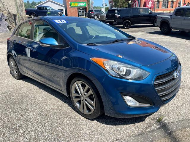 Photo of 2016 Blue Hyundai Elantra GT