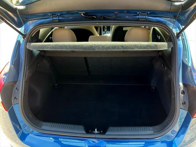Photo of 2016 Blue Hyundai Elantra GT