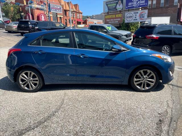 Photo of 2016 Blue Hyundai Elantra GT