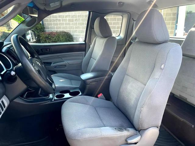 Photo of 2014 Charcoal Toyota Tacoma