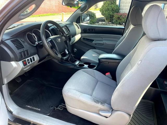 Photo of 2014 Charcoal Toyota Tacoma