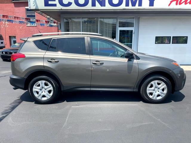 Photo of 2015 Bronze Toyota RAV4