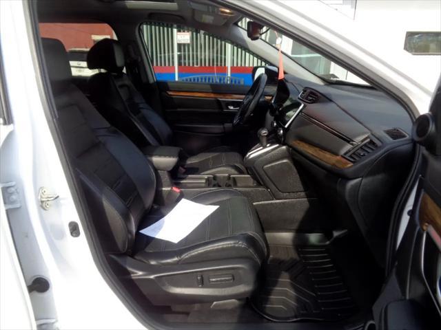 Photo of 2019 White Honda CR-V