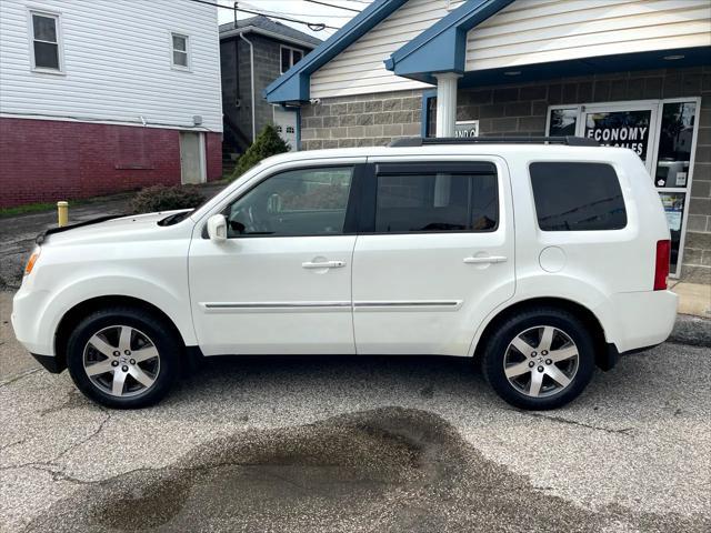 Photo of 2012 White Honda Pilot