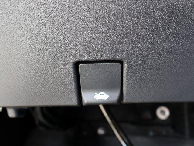 Photo of 2025 Summit White GMC Sierra 1500