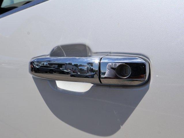 Photo of 2025 White Frost Tri-Coat GMC Sierra 2500