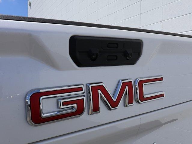 Photo of 2025 White Frost Tri-Coat GMC Sierra 2500
