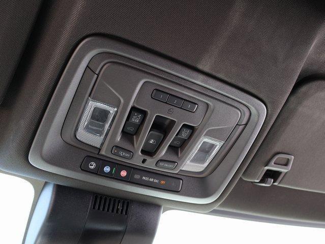 Photo of 2025 White Frost Tri-Coat GMC Sierra 2500