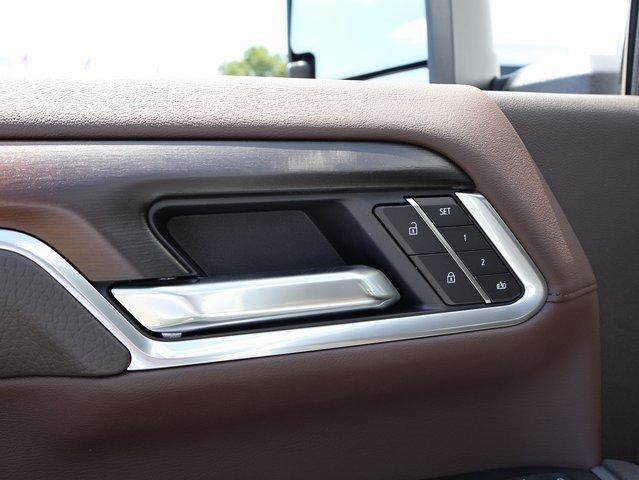Photo of 2025 White Frost Tri-Coat GMC Sierra 2500