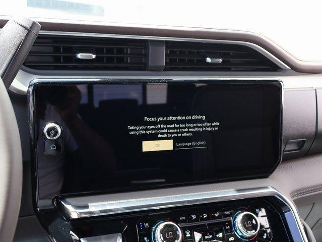 Photo of 2025 White Frost Tri-Coat GMC Sierra 2500
