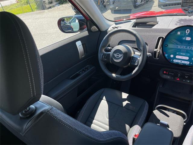 Photo of 2025 Chili Red MINI Countryman
