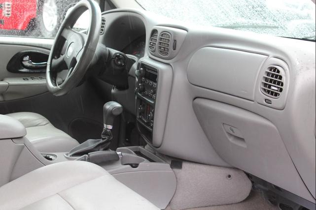 Photo of 2007 Moondust Metallic Chevrolet Trailblazer