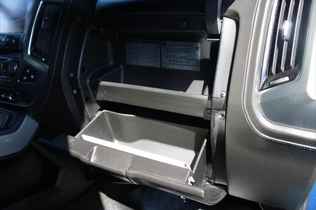 Photo of 2018 Deep Ocean Blue Metallic Chevrolet Silverado 2500