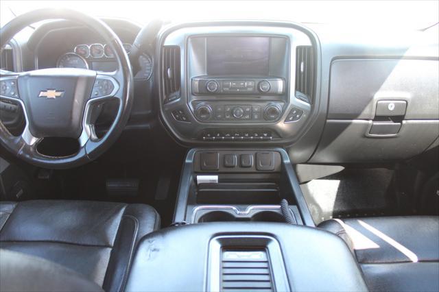 Photo of 2018 Deep Ocean Blue Metallic Chevrolet Silverado 2500