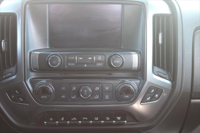 Photo of 2018 Deep Ocean Blue Metallic Chevrolet Silverado 2500