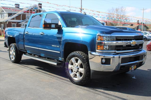 Photo of 2018 Deep Ocean Blue Metallic Chevrolet Silverado 2500