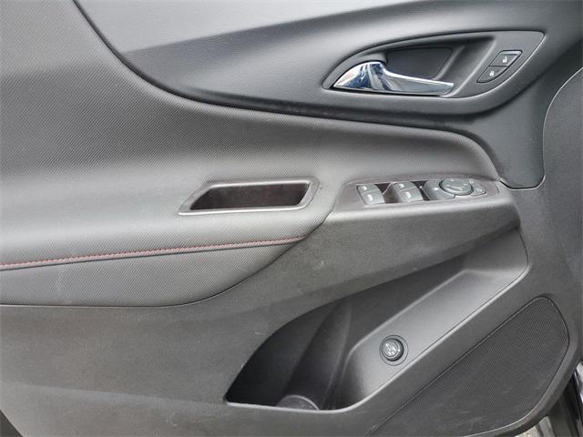 Photo of 2022 Mosaic Black Metallic Chevrolet Equinox