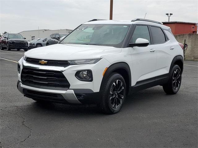 Photo of 2022 Summit White Chevrolet Trailblazer