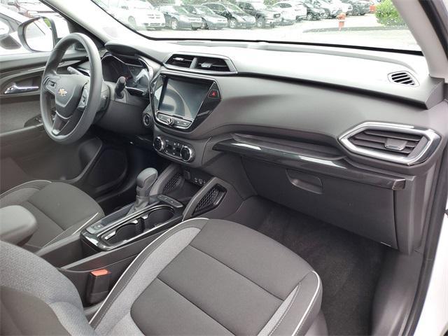 Photo of 2022 Summit White Chevrolet Trailblazer