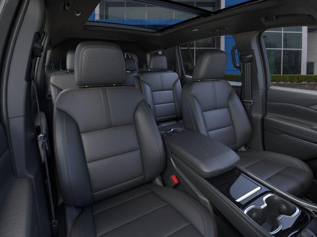 Photo of 2026 Polar White Tricoat Chevrolet Traverse