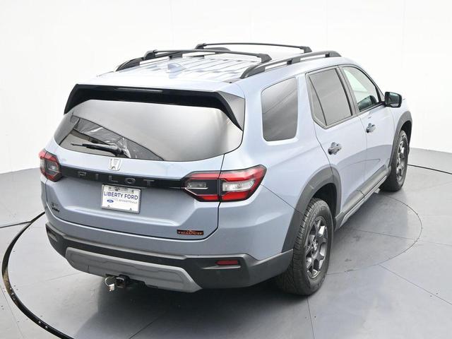 Photo of 2023 Diffused Sky Pearl Honda Pilot