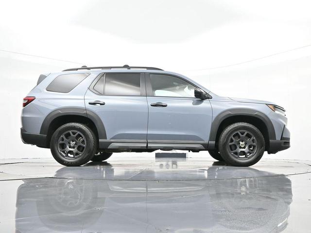 Photo of 2023 Diffused Sky Pearl Honda Pilot