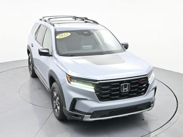 Photo of 2023 Diffused Sky Pearl Honda Pilot